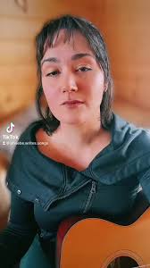 ✨Phoebe Hunt✨ (@phoebe.writes.songs)