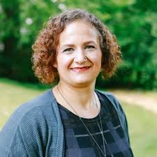 Julie Dumond's Instagram, Twitter & Facebook