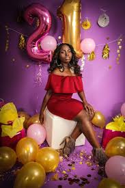 19th Birthday Photoshoot Ideas With Friends Purple Birthday Photoshoot With Balloons With Images Birthday Photoshoot 21st Birthday Photoshoot Purple Birthday