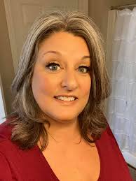 Airbrush makeup for beauty enthusiasts