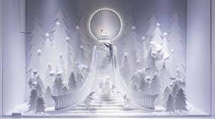 Printemps, galeries lafayette, galeries lafayette maison. Les Plus Belles Vitrines De Noel 2016 Affichage Fenetre De Noel Vitrine Noel Fenetre De Noel