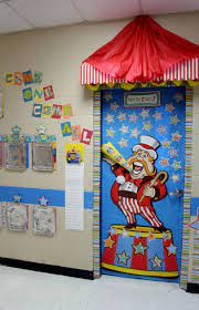 This circus theme page includes preschool lesson plans, activities and interest learning center ideas for your preschool classroom! Pin By Debbie Davis On Clown Classroom Door Decoration Circus Classroom Decorations Circus Theme Classroom Carnival Classroom
