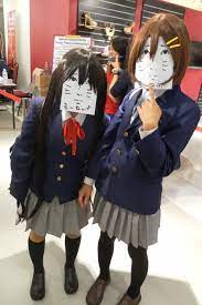 File:Cosplay of Azusa Nakano & Yui Hirasawa from K-ON! at the 2013 Cosplay  Mart (10491005783).jpg - Wikimedia Commons