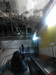 The masjid jamek lrt station on the kelana jaya line lrt is an underground lrt station located in kuala lumpur. Ceiling Of Masjid Jamek Lrt Station Collapses Coconuts Kl
