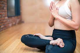 Ho iniziato a praticare yoga qualche anno fa da autodidatta, un po' per curiosità un po' per placare. Tutti I Benefici Dello Yoga Per Il Corpo E La Mente Juvenia Ssd