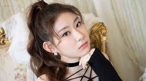 Lover of lipstick, nails, creativity, and fashion. 346290 Chaeryeong ì±„ë ¹ Lee Chaeryeong ì´ì±„ë ¹ Itzy ìžˆì§€ Kpop K Pop Girls 4k Wallpaper Mocah Hd Wallpapers