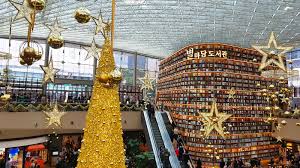 The spectacular starfield library in seoul was a sensation from the moment it opened. Winter Korea One Tech Traveller Starfield Library One Tech Traveller