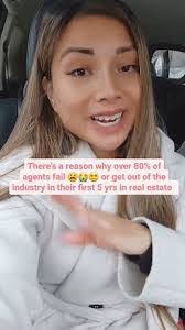 Amy Ladow's Instagram, Twitter & Facebook