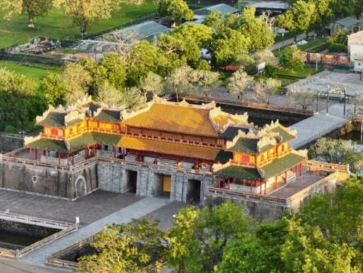 Du lịch Huế dành cho Việt Kiều về lại cố đô khám phá di sản
