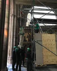 Cathedrale Notre Dame De Paris On Instagram La Vierge Du Pilier Notre Dame A Ete Deposee Et Est En Securite