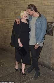 Hayley hasselhoff and her boyfriend dominic charles farrell enjoyed a romantic date night at winter wonderland in london's hyde park over the weekend unable to keep their hands off each other, the. Hayley Hasselhoff Looks Cosy With Ex Kyle Christie Daily Mail Online