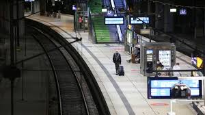 Check spelling or type a new query. Bahnstreik Wann Gibt Es Geld Zuruck Das Mussen Sie Nun Wissen Stern De
