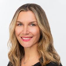 Lesley Hopkins's Instagram, Twitter & Facebook