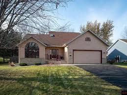 329 900 309 Chancery Ln Mankato Mn 56001 Mls 7022797 Zillow In 2020 Fenced In Yard Brick Patios Zillow
