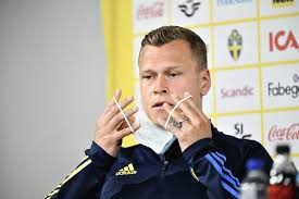 Viktor claesson åkte så gott som tillbaka hem för att förbereda sig inför karriärens hittills största matcher. Man Hade Onskat Att Det Hade Varit Rattvist