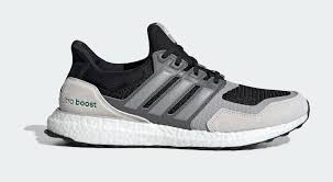 In addition we have silver used on the three stripes branding that lands on the panel overlay that connects into the lacing system. New Adidas Ultra Boost 2019