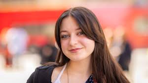 Always looking for models male or female ,Dancers of all forms , free  photos normally around 50 please message me. Here's todays street portraits.