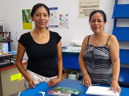 Dos nuevas usuarias de la información en biblioteca Campeche