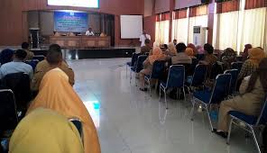 Jumlah dosen tetap 7 orang dengan latar belakang pendidikan s1 5 orang, s2 1 orang dan sedang sekolah s2 1 orang. Dinas Pendidikan Sosialisasi Penginputan Data Isian Akreditasi Sekolah Pada Aplikasi Sispena Kabupaten Maros