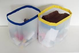 mit heisskleber und ein bisschen schragband konnt ihr aus leeren 5 liter kanistern praktische aufbewahrungsboxen kanister basteln im februar etiketten entfernen