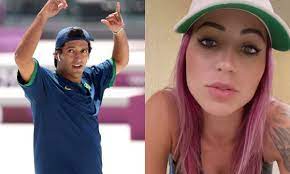 His birthday, what he did before fame, his family life, fun trivia facts, popularity rankings, and more. After Rumors About Bullshit Leticia Bufoni Speaks Of Her Relationship With Kelvin Hoefler He Doesn T Like Being With Us Medalists Also Manifest Themselves