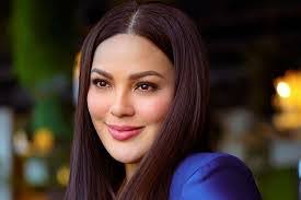 Frankie Lang's Instagram, Twitter & Facebook