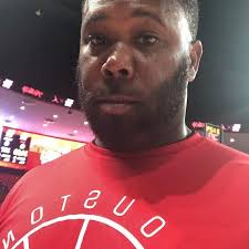 Got scammed by this guy last week. I know of 4 others scammed by him then  also. Just wanted to make sure all of the honest people