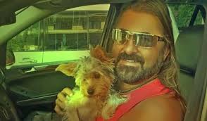 Daca pentru romani gheorghe gheorghiu e un cantaret, in kenya se pare ca este vazut drept unul din cei mai rai dictatori din istorie. Cum AratÄƒ Masina CantÄƒreÅ£ului Gheorghe Gheorghiu DupÄƒ Accidentul De Pe AutostradÄƒ