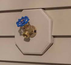 Our mounts for faucets, electrical meters, house numbers and other exterior elements all possess the same traits: Hbsjymzckd3wfm