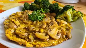 La scorsa settimana dal fruttivendolo avevo comprato un sacco di cose: Frittata Con Funghi Champignon Blogboccabuona