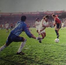 With gareca's contract renewal, vélez prepared 2012 to once again challenge the copa libertadores. Soydelrojo Com On Twitter El Tigre Gareca Jugo Como Delantero En Independiente Entre 1993 Y 1994 Anos En Los Que Gano Sus Unicos Titulos Como Jugador En El Futbol Argentino 1993 1994