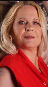 UK Queen Mrs crown and Glory