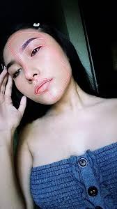 4/16, makeup neón.💥 Seguimos con el #makeupchallenge, primera vez que  realizo un maquillaje así y me gustó bastante. Productos utilizados: Base  Maybelline New York Corrector y blush wet n wild México Cejas