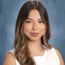 Araceli Salinas (@MrsAraSal)