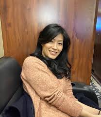 The wife of democratic presidential hopeful andrew yang has said she was sexually assaulted by her gynaecologist while she was pregnant with their first child. Andrew Yang Fan Page Auf Twitter Retweet If You Want Andrew And Evelyn Yang To Be Our First Couple
