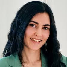 Laura Chiado's Instagram, Twitter & Facebook