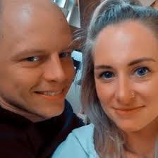 Lisa Maus's Instagram, Twitter & Facebook