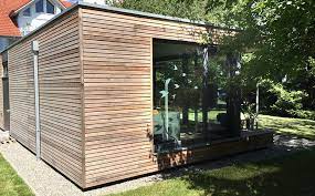 Das cubig haus wurde als eine einheit mit einem großen garten, einer terrasse und einem parkplatz geplant. Inspiration Cubig