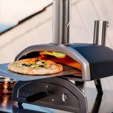 There isn't a better way to run a make your own pizza night than with your own outdoor pizza oven. 6 Best Outdoor Pizza Ovens For 2021 Outdoor Pizza Oven Reviews