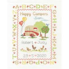 En effet, son quadrillage est similaire à celui d'un diagramme point de croix, ce qui permet de compter facilement les points et de suivre le modèle à broder. Cczabrp0uioqxm