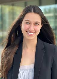 Chloe Wight's Instagram, Twitter & Facebook