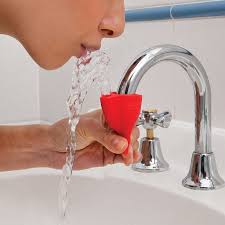 Gobelet Pour Robinet Comment Boire Au Robinet Sans Le Toucher Objet Wtf Fontaine A Eau Objets