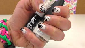 Schnell einfach & # 8211; Nageldesign Punkte Schwarz Weiss Eigenes Muster Lackieren Anleitung Tutorial How To Youtube