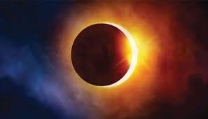 وتحدث ظاهرة الخسوف الكلي للقمر عندما يكون القمر محجوبًا بالكامل عن الشمس خلف ظل الأرض، ولا يسبب ذلك إعتامًا للقمر رغم عدم انعكاس أشعة الشمس على سطحه، إلا أنه يبدو متوهجًا. Ø®Ø³ÙˆÙ Ø§Ù„Ù‚Ù…Ø± Ø¸Ø§Ù‡Ø±Ø© ÙÙ„ÙƒÙŠØ© ÙˆØ«Ù‚Ù‡Ø§ Ø§Ù„ÙØ±Ø§Ø¹Ù†Ø©