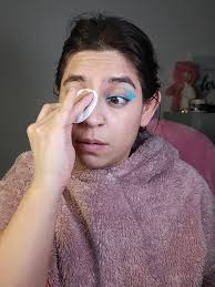 Cómo quitar el maquillaje a base de aceite de manera fácil