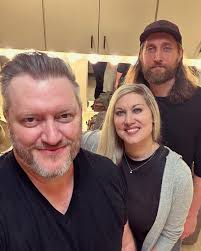 Happy New Year and much love you all! Here's to a great 2025 🥂