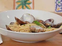 Video Kochschule Vermicelli Alle Vongole Nudeln Mit Venusmuscheln Rezept Rezepte Lebensmittel Essen Venusmuscheln