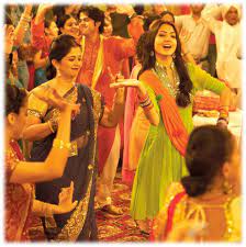 Baari Barsi Is A Common Folk Song Of Punjab Sung Usually At The Entrance Of The Wedding Hall By The Famil Indian Wedding Songs Band Baaja Baraat Bride S Mother