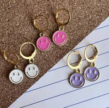 90'S Smiley Earrings