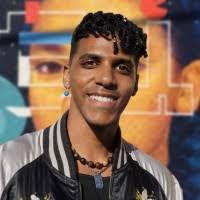 Chong Smith's Instagram, Twitter & Facebook